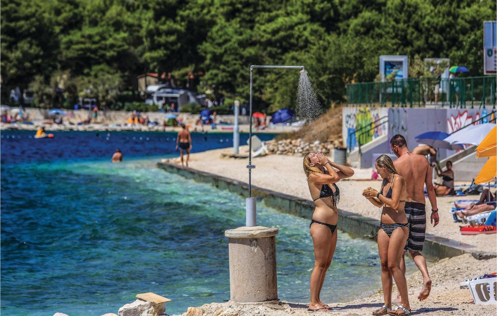 2 Bedroom Beautiful Apartment In Okrug Gornji Trogir Bagian luar foto